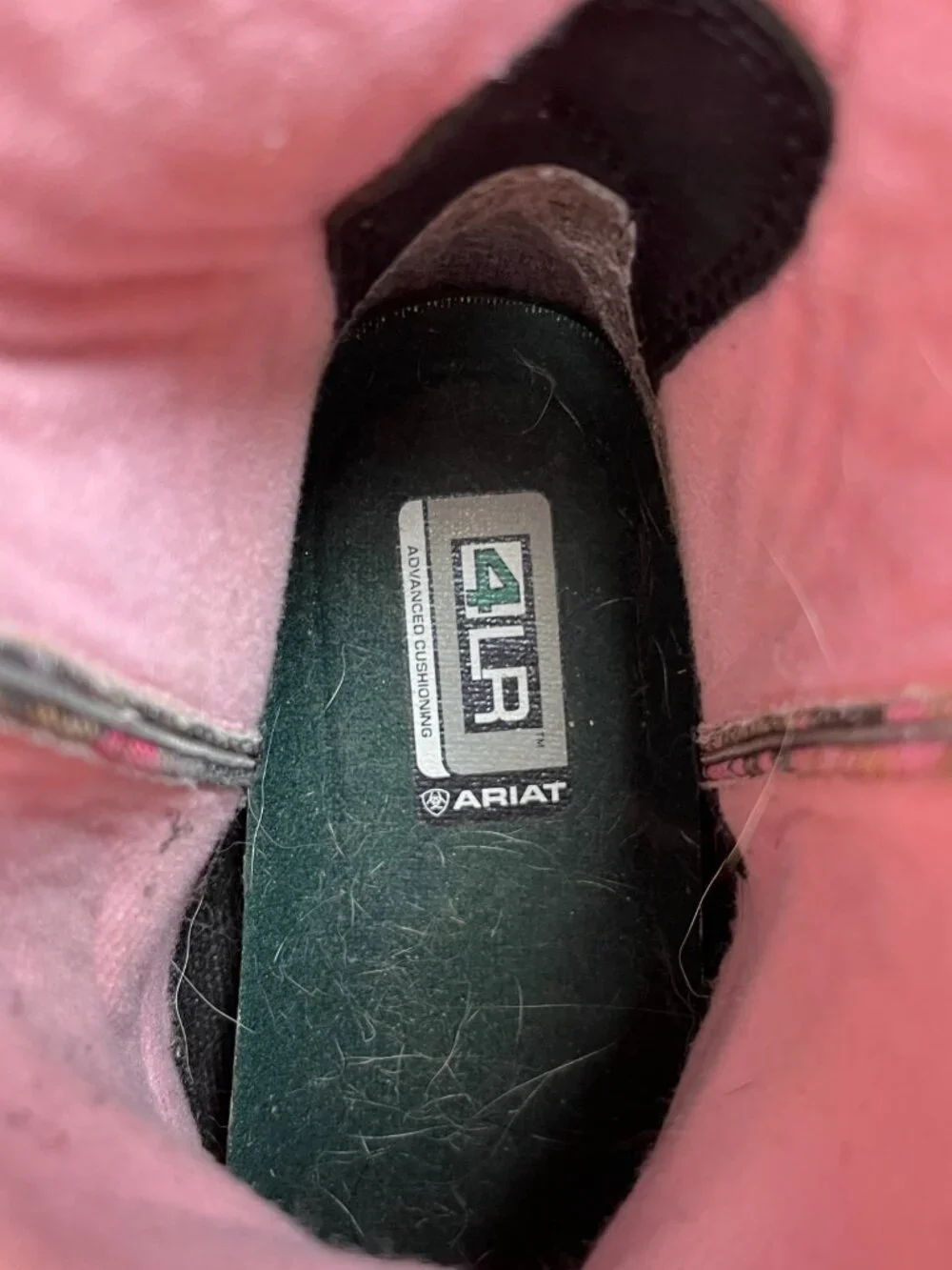 Ariat please review